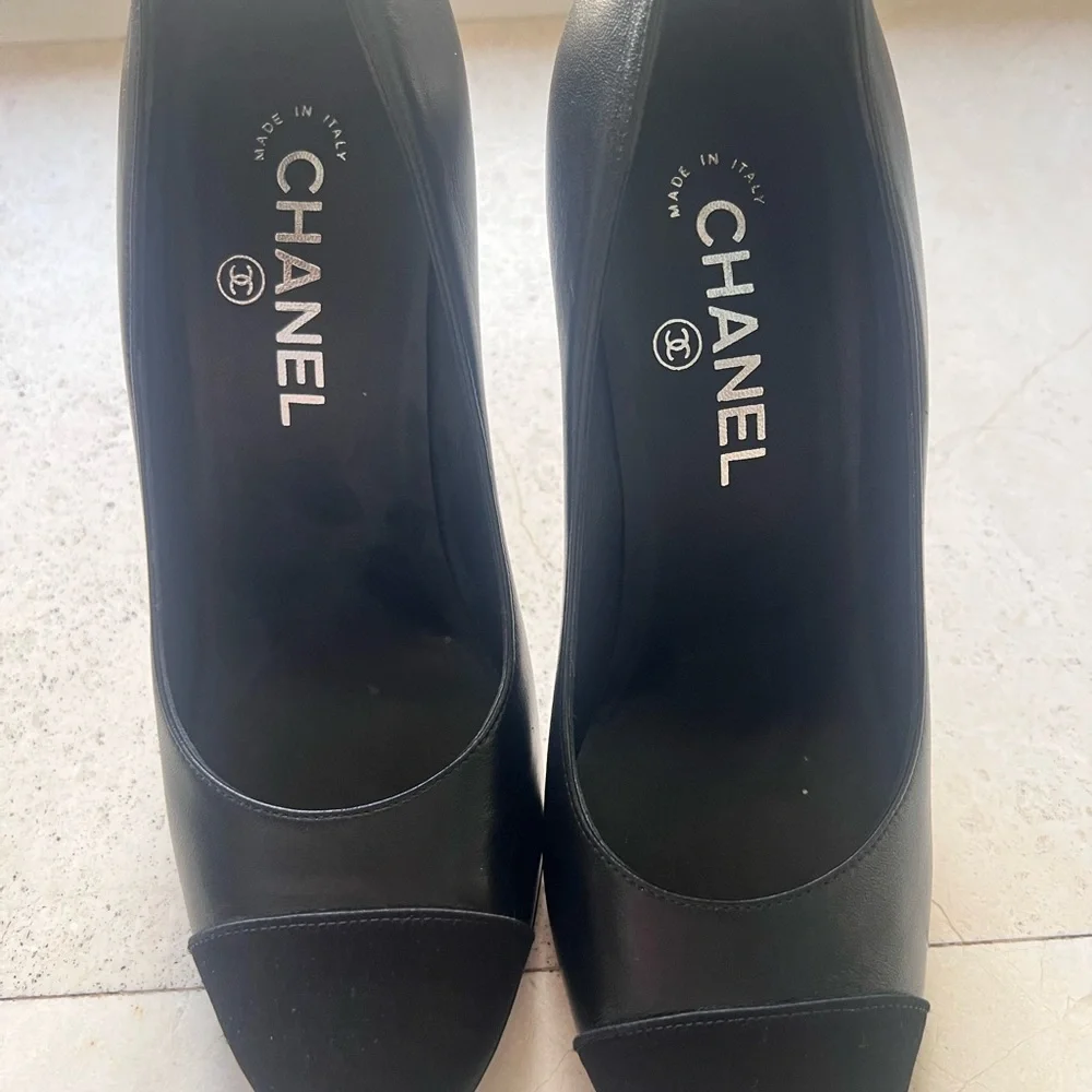 CHANEL Black Leather Cap Toe Stiletto Pumps